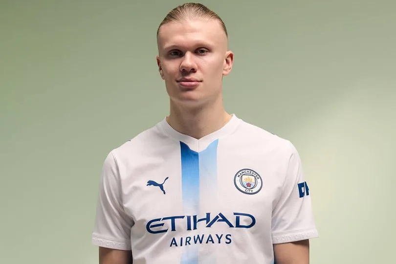 Manchester City unveil 2026/27 third-kit co-designed by AI and supporter